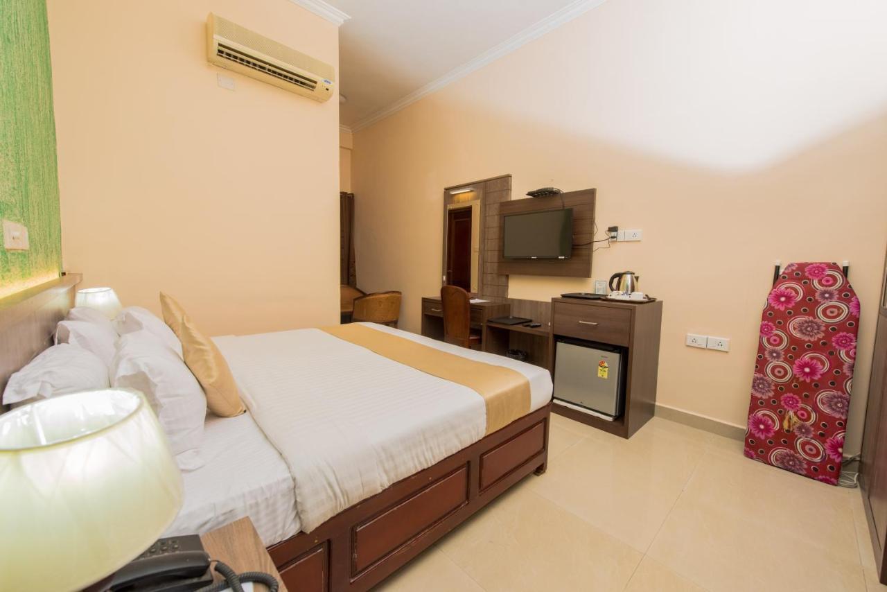 Kallada Golden Hotel Thrissur Kültér fotó