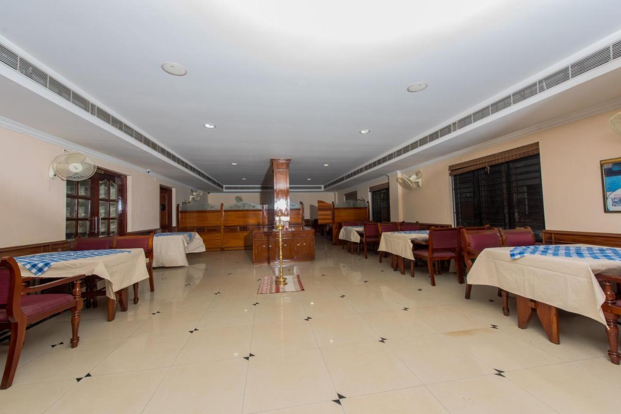 Kallada Golden Hotel Thrissur Kültér fotó