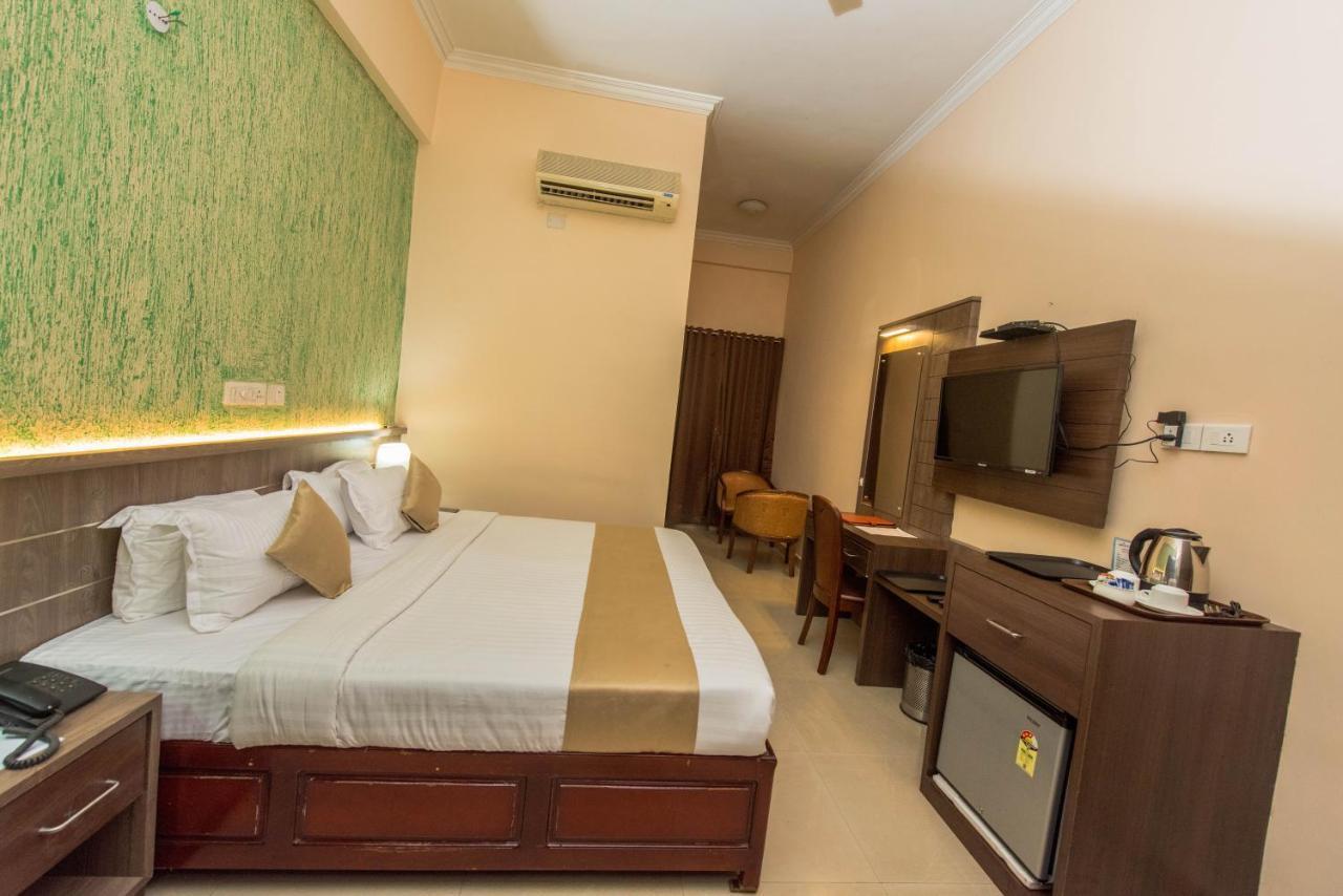 Kallada Golden Hotel Thrissur Kültér fotó
